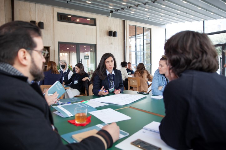 Photo of the first national dialogue meeting held between art- and culture practitioners, state actors and representatives from the private sector