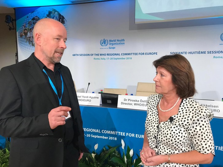 Professor Lars-Gunnar Engström with Director of the division of Policy and Governance for Wealth and Well-Being Piroska Östlin