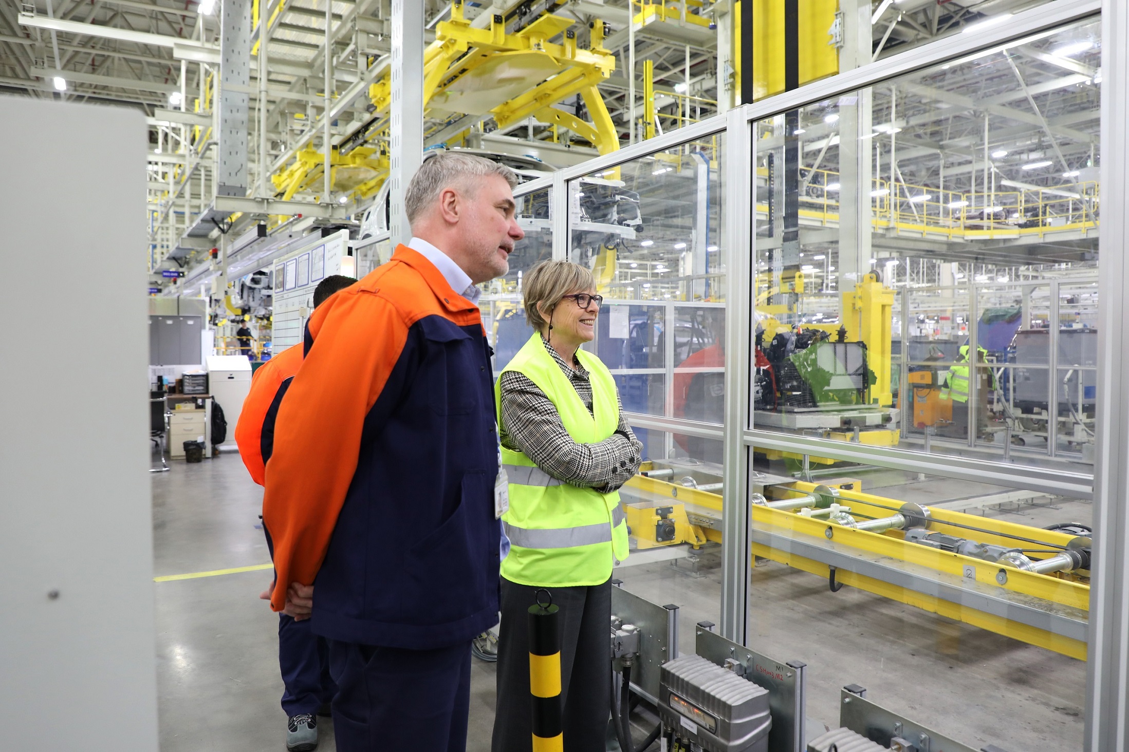 林莉女士参观亚欧汽车制造(台州)有限公司