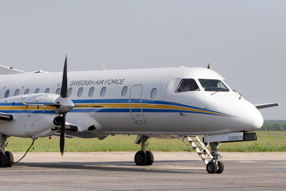 OSCE, A Saab-340B aircraft on the tarmac during a joint US-Swedish training flight over Slovakia, 28 May 2008, under the Open Skies Treaty.